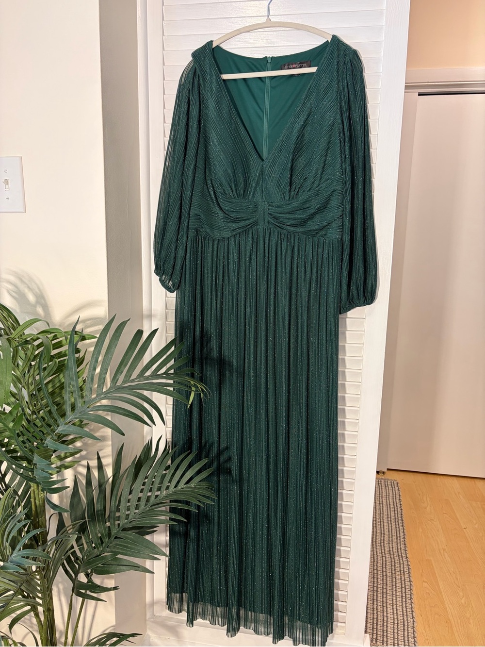 Ever Pretty Gorgeous Forest Green Flattering Long Sleeve V-Neck Maxi Dress